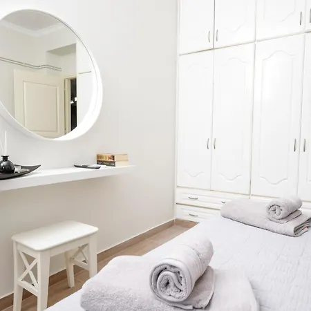 Gaia Escape, * Sinarádes